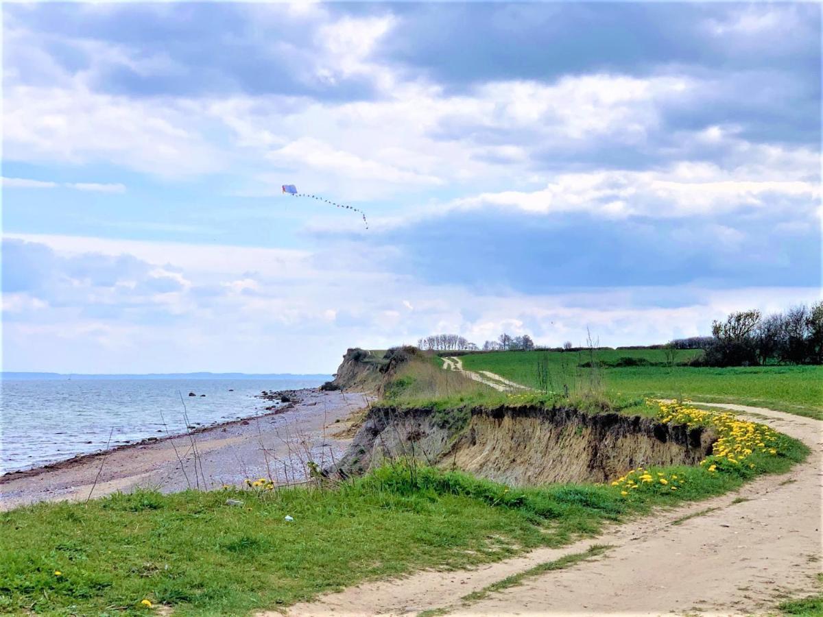 Seelund - Meeresrauschen Lauschen - Ruhiges Sonniges Apartment Mit Garten Und Terrasse Nahe Strand Und Ostsee Schönhagen Buitenkant foto