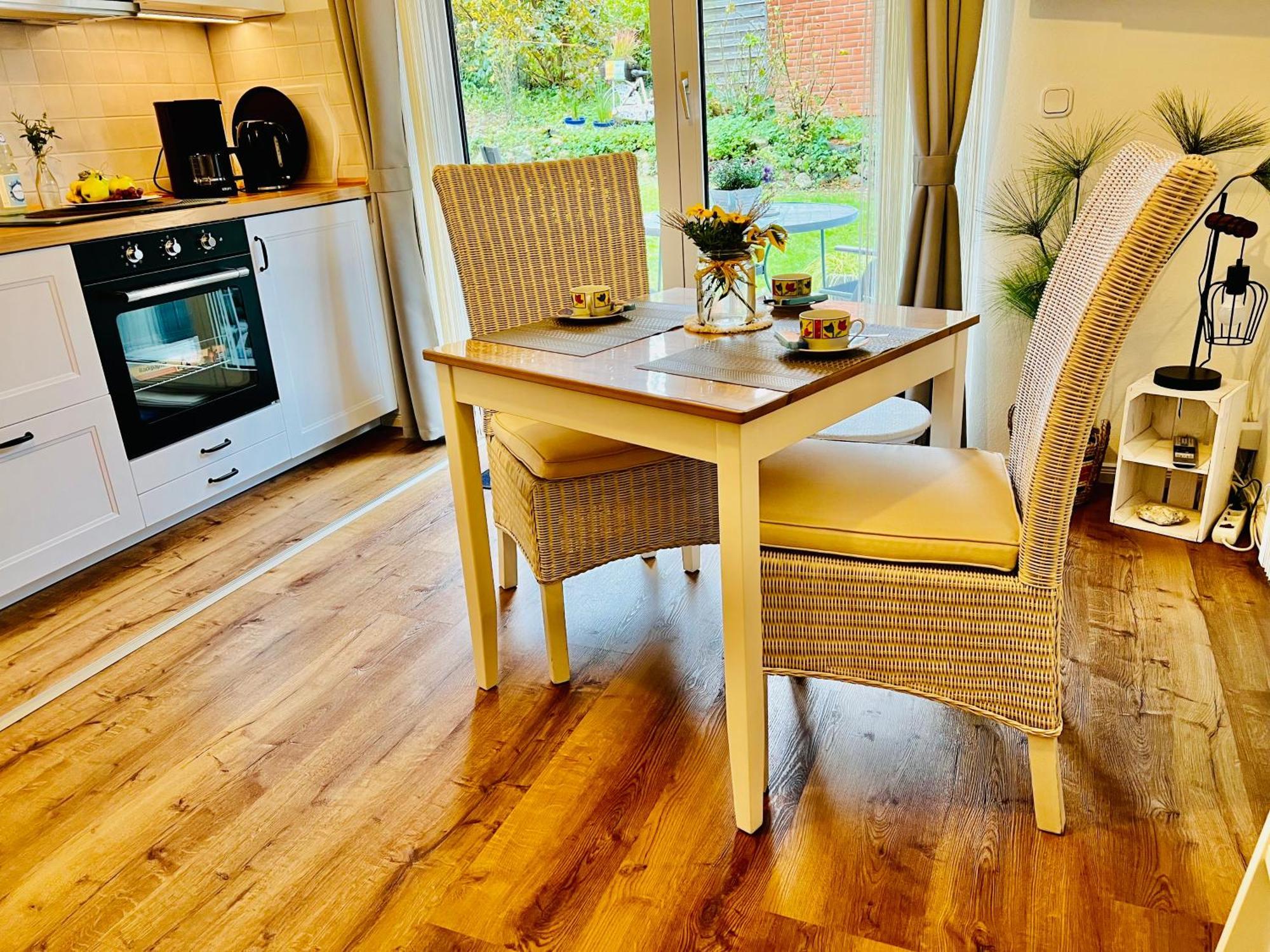 Seelund - Meeresrauschen Lauschen - Ruhiges Sonniges Apartment Mit Garten Und Terrasse Nahe Strand Und Ostsee Schönhagen Buitenkant foto